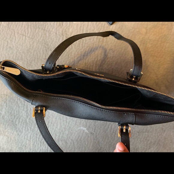 Michael Kors Jet Set Bag - Picture 3 of 4